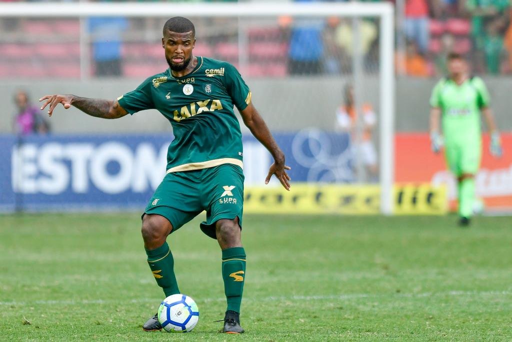 Am&eacute;rica-MG s&oacute; aceita vender o defensor de 24 anos