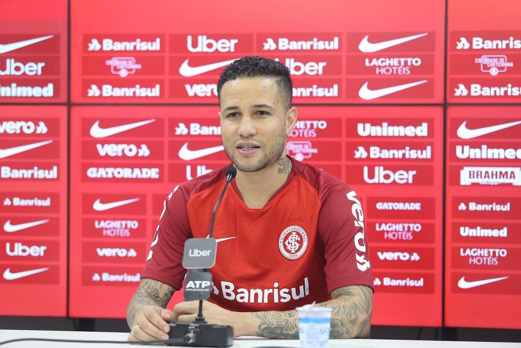 Jogador de 33 anos fez 18 partidas pelo Bahia no Brasileiro e deu uma assist&ecirc;ncia