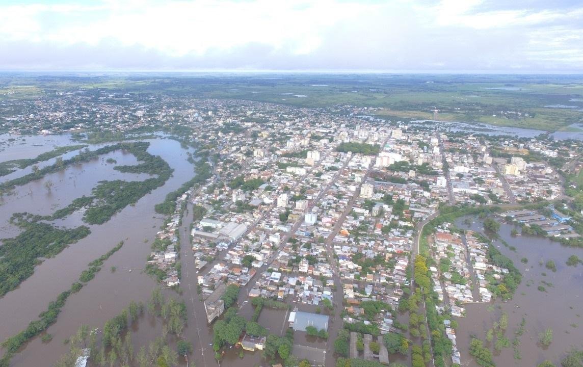 Defesa Civil calcula 810 fam&iacute;lias desabrigadas com a subida do rio Ibirapuit&atilde;