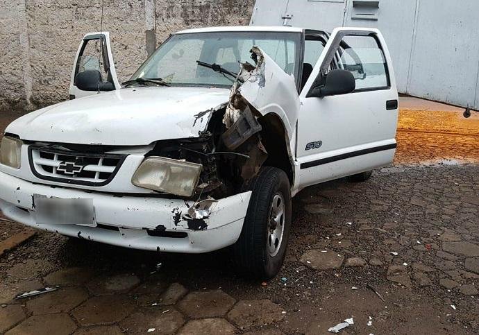 Caminhonete S10 derrubou port&atilde;o da penitenci&aacute;ria e auxiliou na fuga em massa