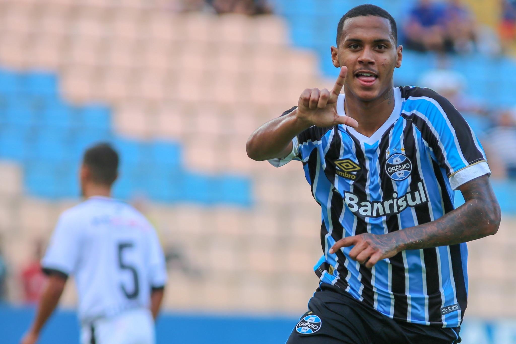 Tricolor aplicou 3 a 0 com atua&ccedil;&atilde;o consistente na Arena Barueri