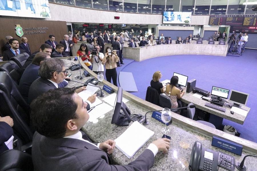Governador Camilo Santana convocou sess&atilde;o extraordin&aacute;ria em busca de responder ao crime organizado