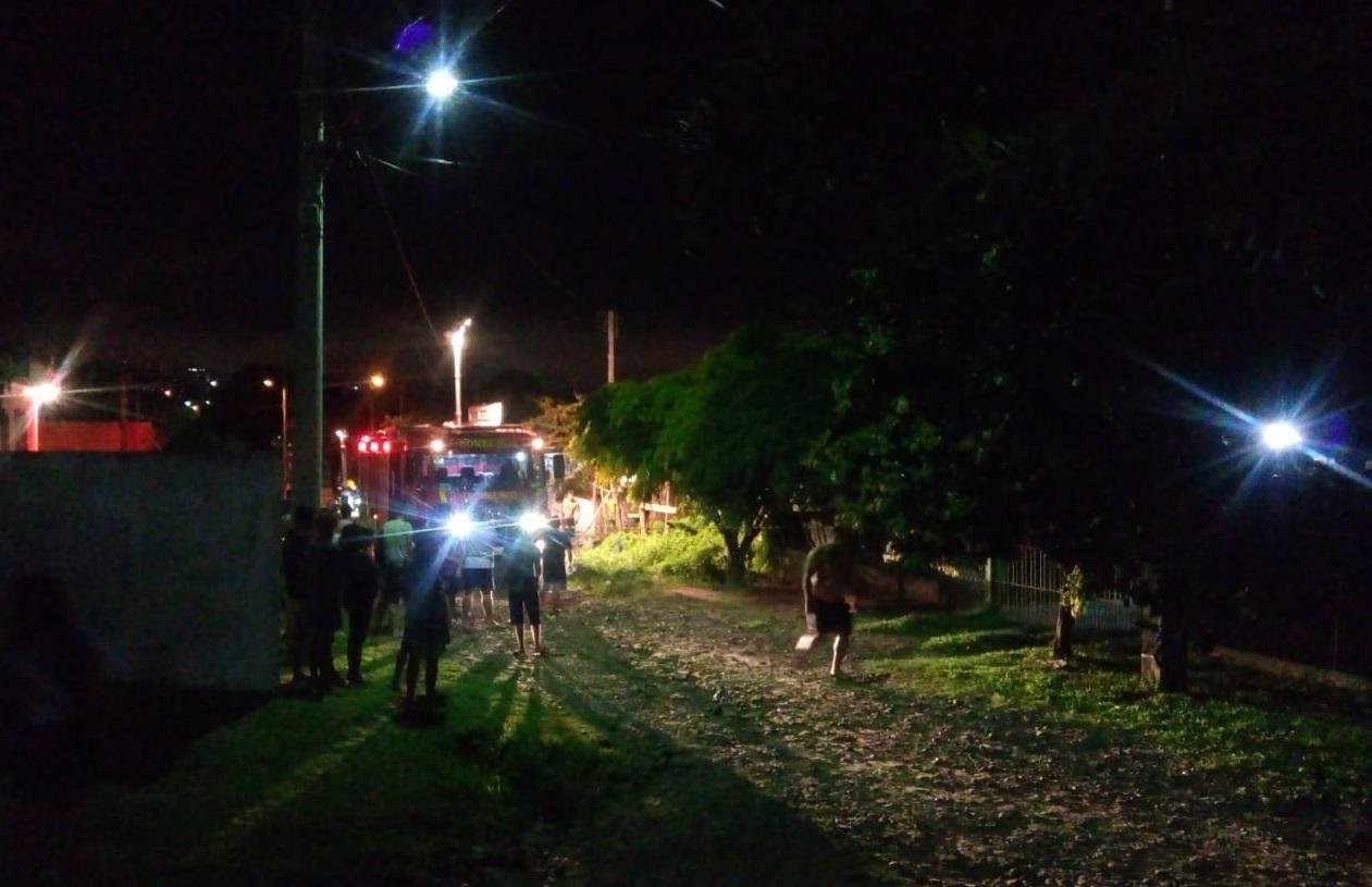 Inc&ecirc;ndio causa morte de um homem e deixa duas pessoas feridas em Santa Maria