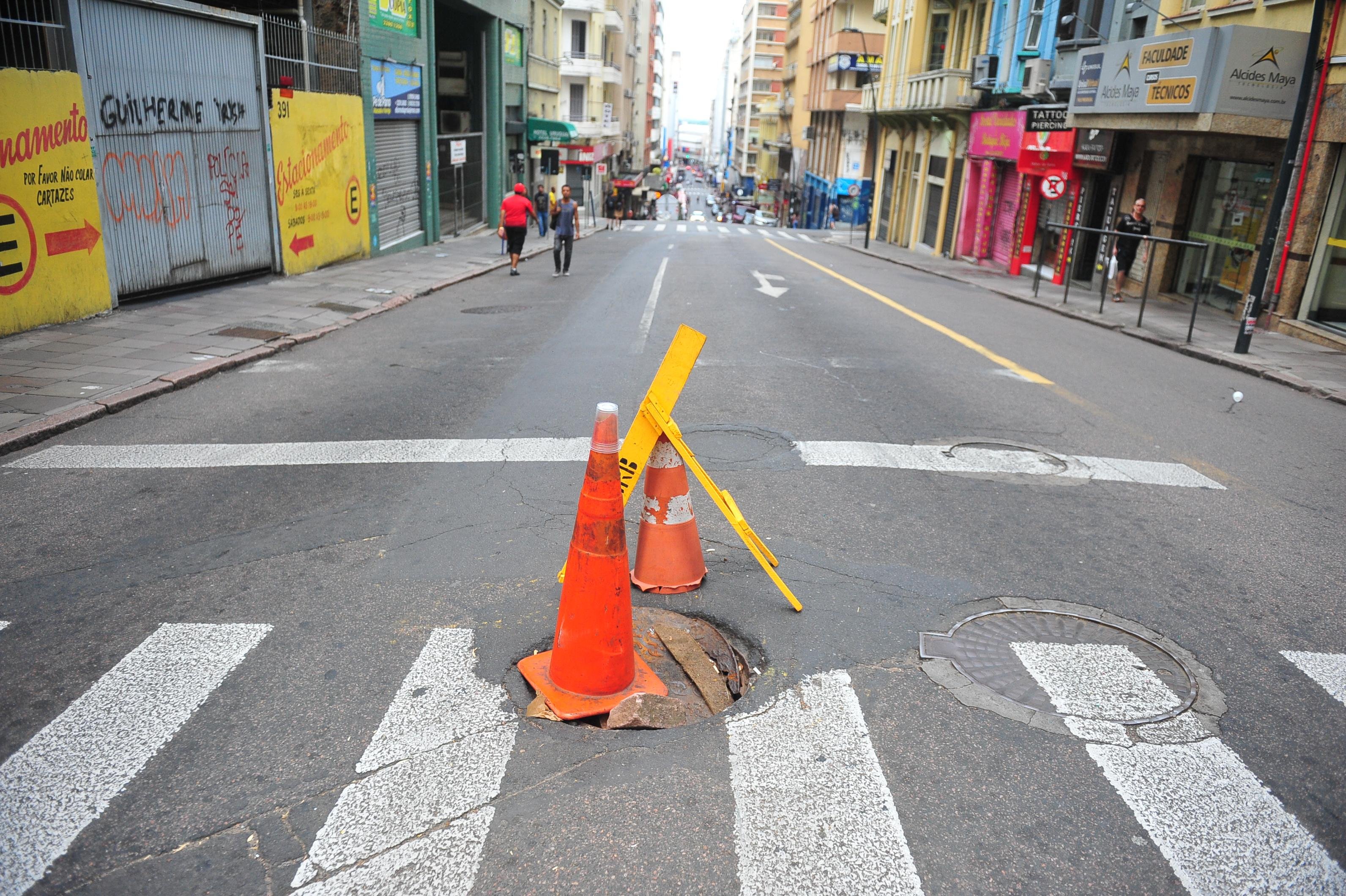Prefeitura acredita em problema na drenagem, mas n&atilde;o definiu previs&atilde;o para solu&ccedil;&atilde;o