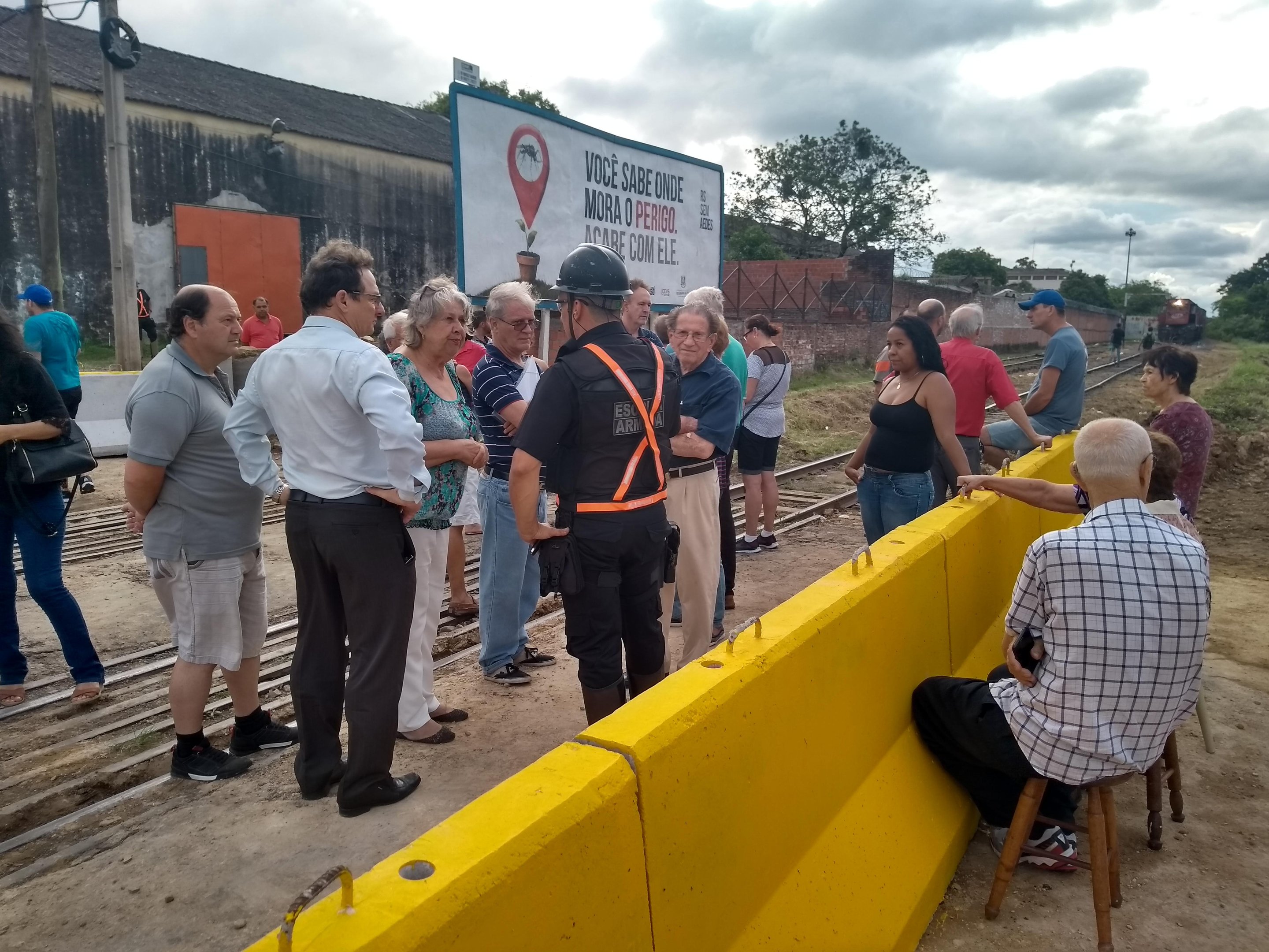 Comunidade promete fazer novos protestos