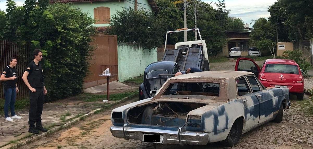 At&eacute; o momento, os agentes identificaram cerca de 322 placas de autom&oacute;veis no esquema