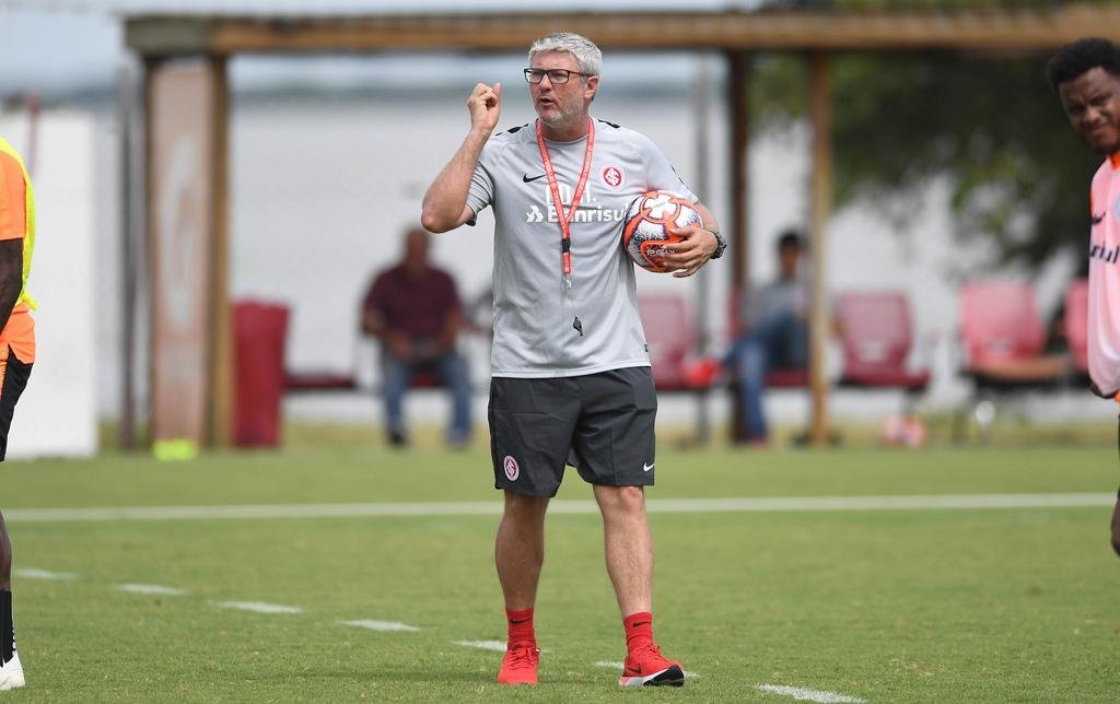 Odair busca &ldquo;uma identidade forte no grupo&rdquo; e encontrar a &ldquo;equipe base&rdquo; do Inter nos pr&oacute;ximos jogos