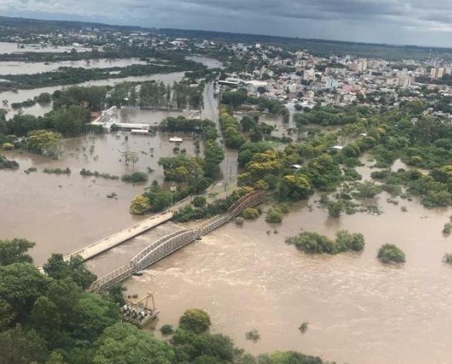 N&uacute;mero de cidades atingidas pelas chuvas no RS sobre para 17