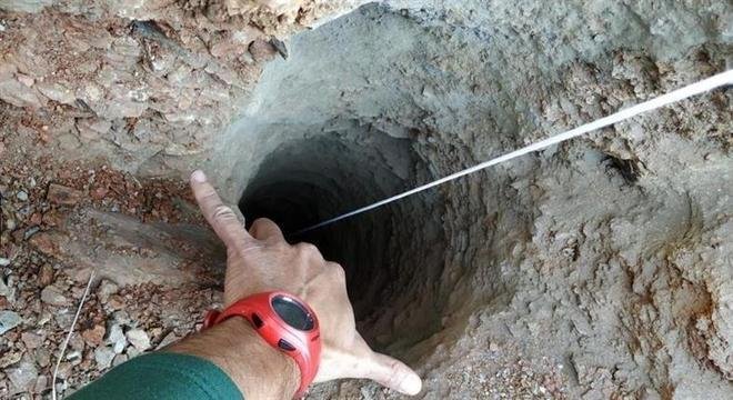 Guarda Civil ainda n&atilde;o sabe com exatid&atilde;o o paradeiro do garoto, mas n&atilde;o trabalha com outra linha de investiga&ccedil;&atilde;o que n&atilde;o seja a da queda no po&ccedil;o