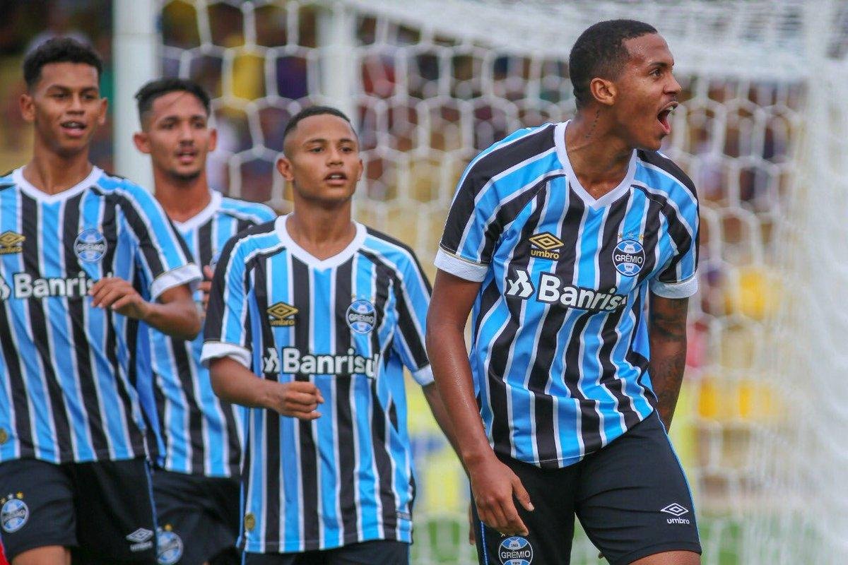 Gr&ecirc;mio fez 3 a 0 no Audax