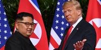 Primeiro encontro entre Kim Jong-un e Donald Trump ocorreu em junho de 2018 em Singapura 