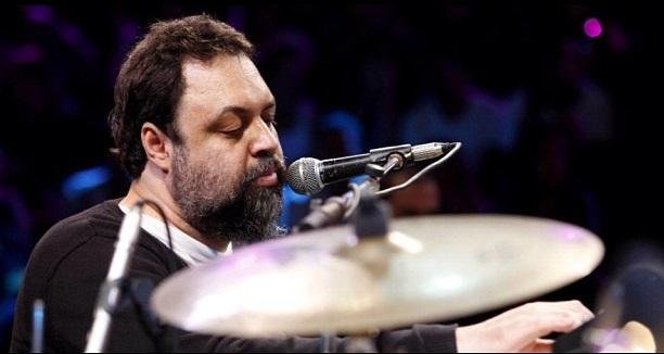 Entre suas m&uacute;sicas mais conhecidas est&atilde;o "Pescador de Ilus&otilde;es", "A Feira", "Minha Alma" e "O que sobrou do C&eacute;u"