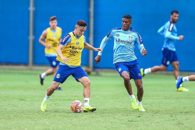 Matheus Henrique estar&aacute; em campo neste domingo 