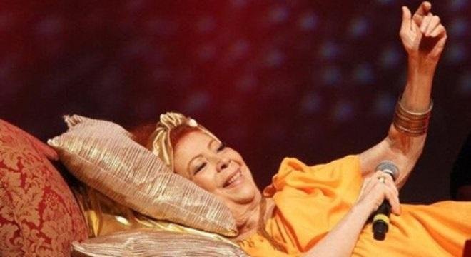 Artista sofre de problemas na coluna desde 2011