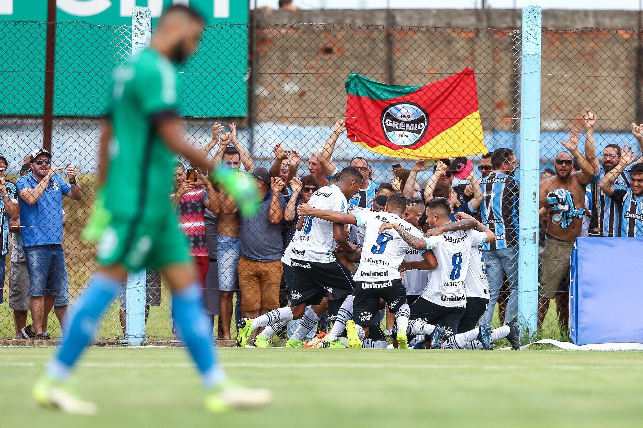 Gr&ecirc;mio fez 4 a 0 no Novo Hamburgo fora de casa