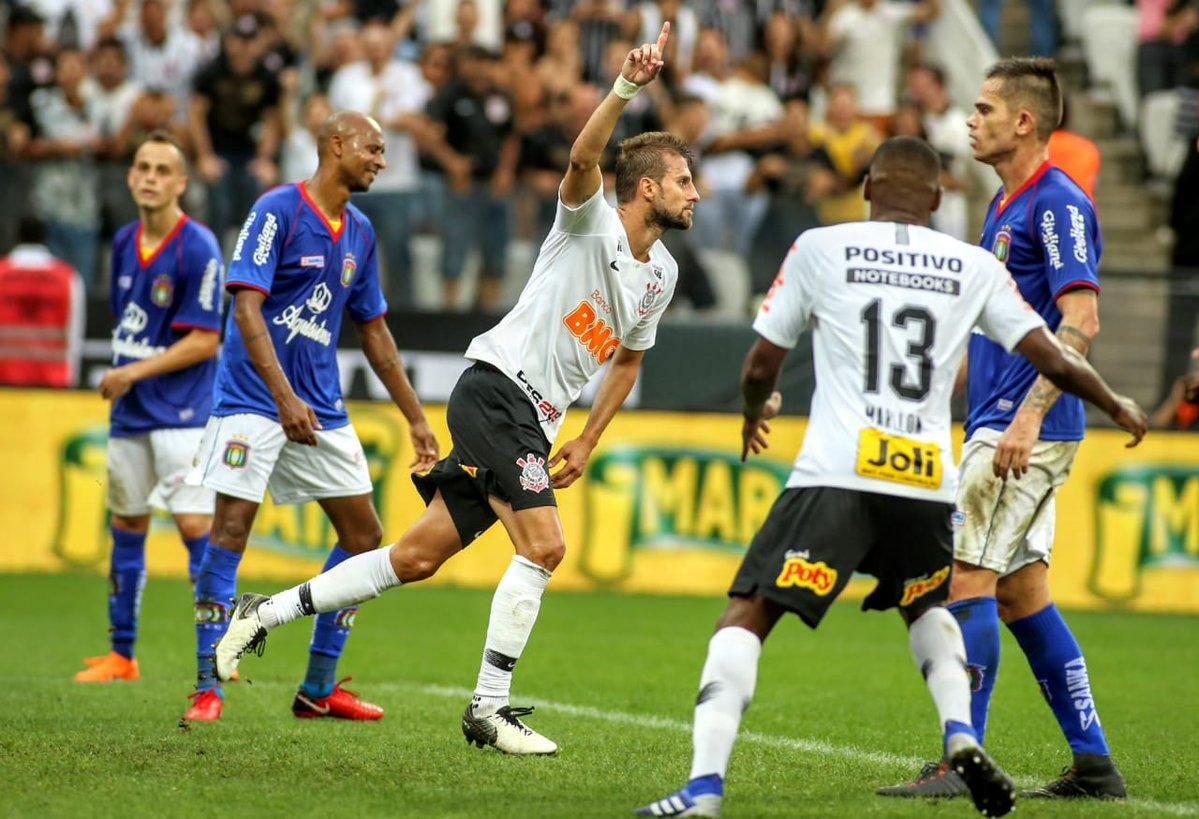 Zagueiro Henrique anotou o gol aos 49 do segundo tempo