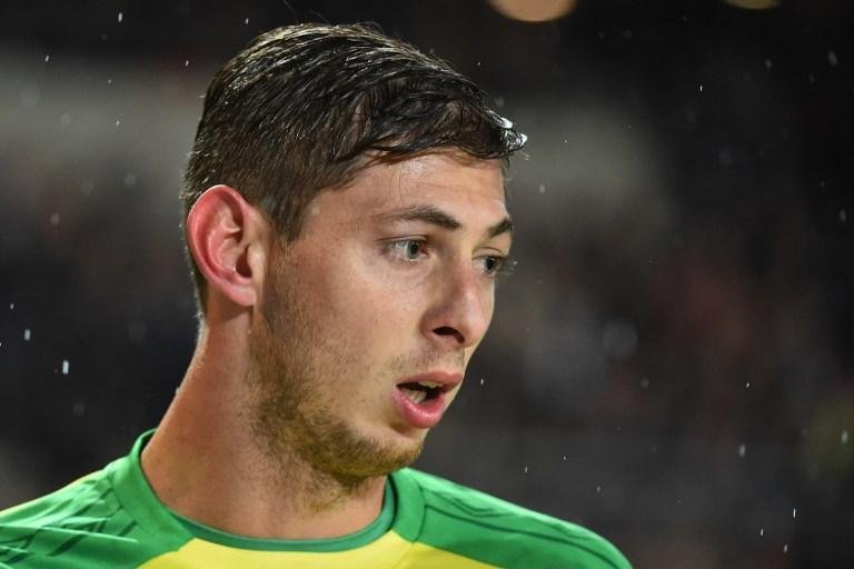 Pol&iacute;cia inglesa suspendeu buscas por aeronave de Emiliano Sala