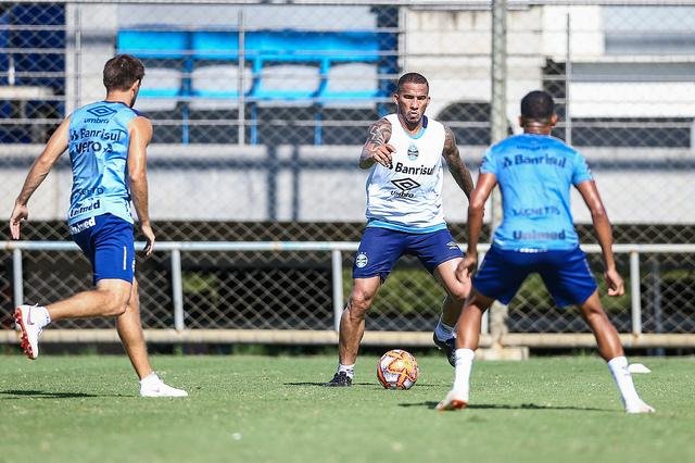 Jael completa dois anos de Gr&ecirc;mio e revela gosto pelo chimarr&atilde;o
