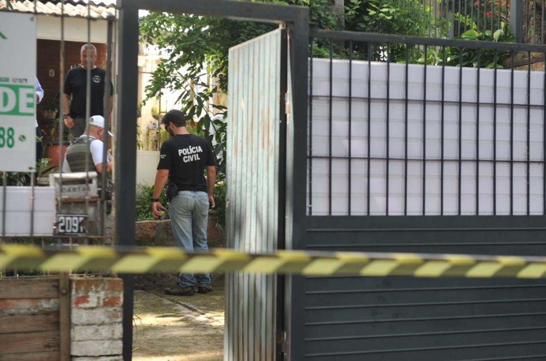 Casal de idosos &eacute; encontrado morto e com sinais de tortura em Porto Alegre