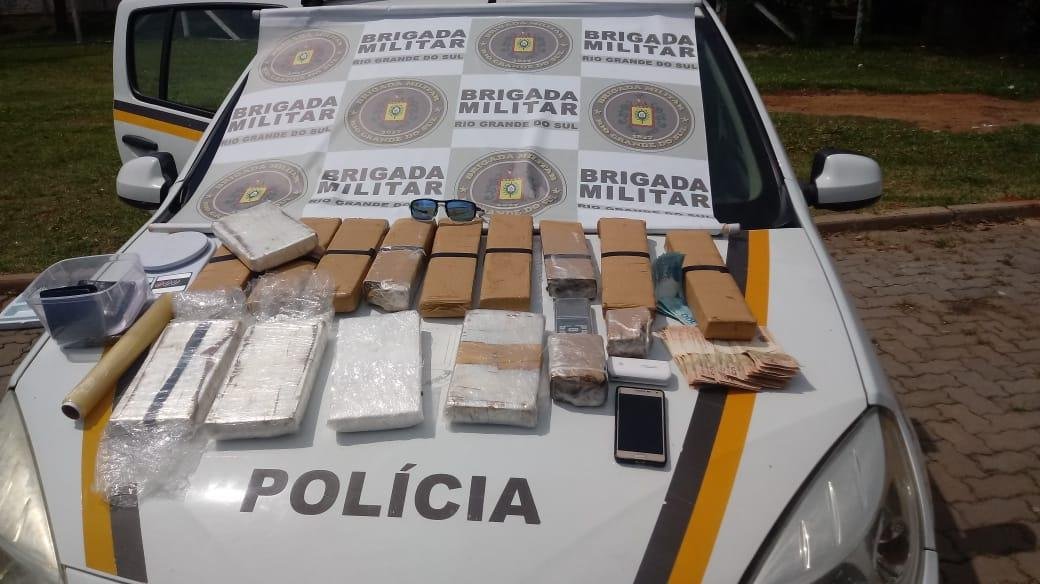 Brigada Militar apreende tijolos de coca&iacute;na e maconha em Gravata&iacute;