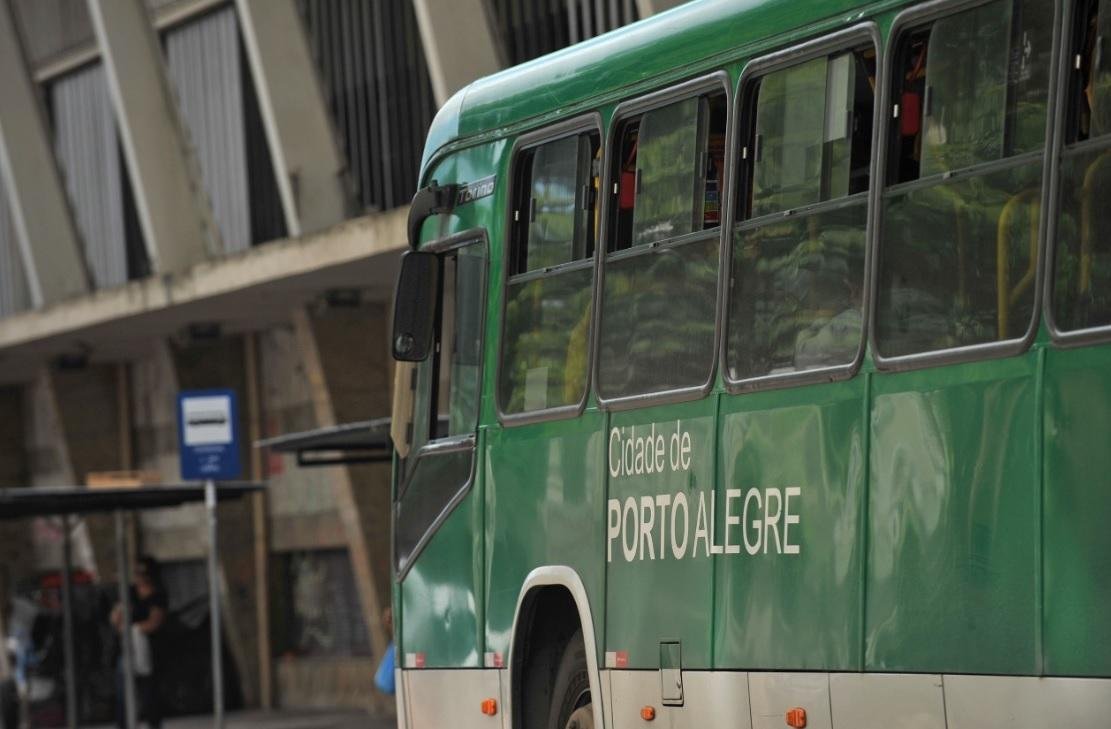 Rodovi&aacute;rios de Porto Alegre aceitam reajuste salarial de 3,4%