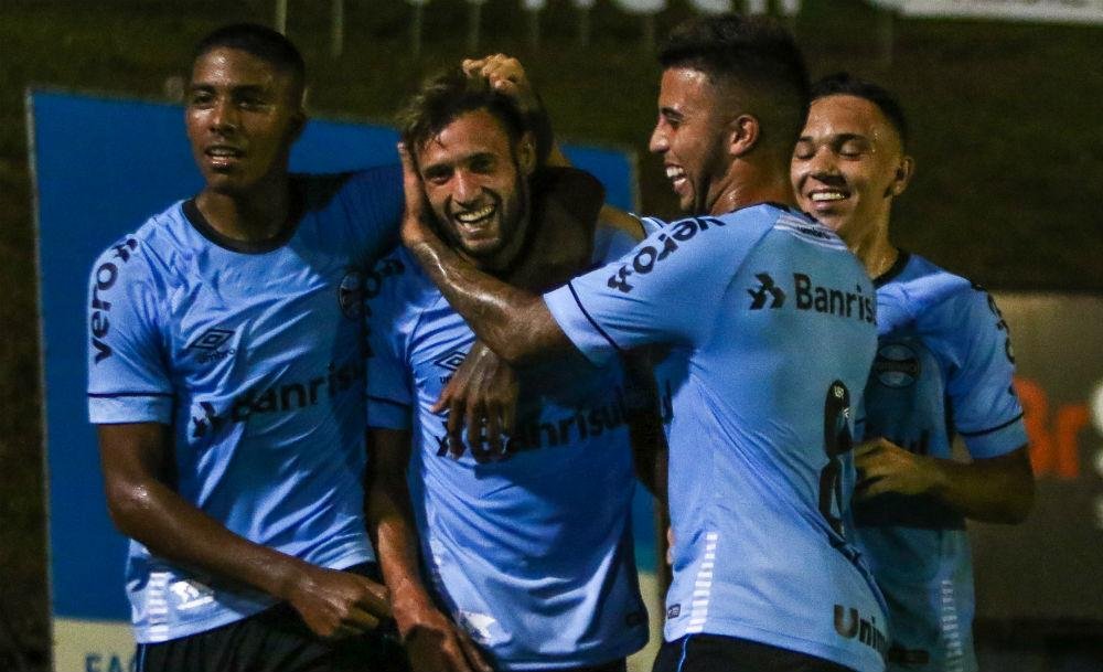 Gr&ecirc;mio deve exercer direito de compra de Juninho Capixaba na metade do ano