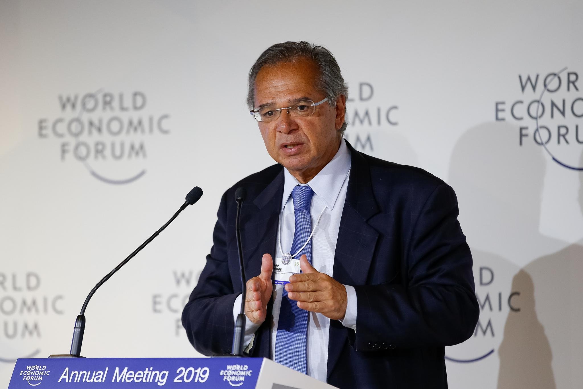 Informa&ccedil;&otilde;es foram dadas pelo ministro ao sair de um almo&ccedil;o em Davos