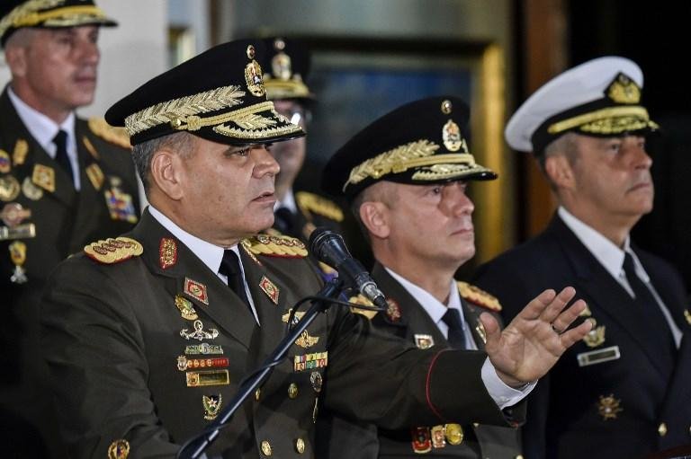 Militares manifestaram apoio a Maduro
