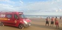 Corpo de Bombeiros retoma buscas de gaúcho desaparecido em praia de Santa Catarina 