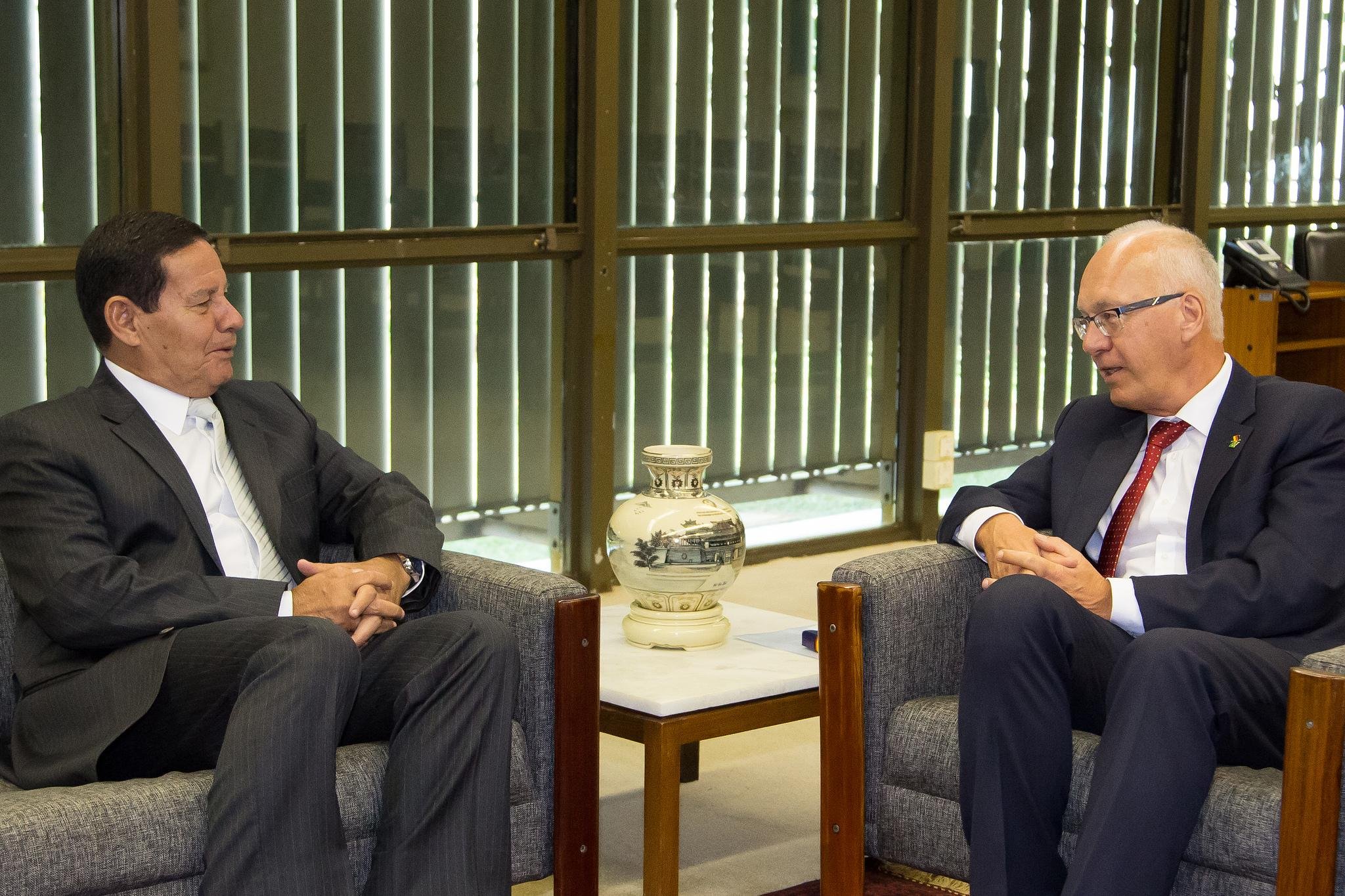 Embaixador alem&atilde;o reuniu-se com vice-presidente