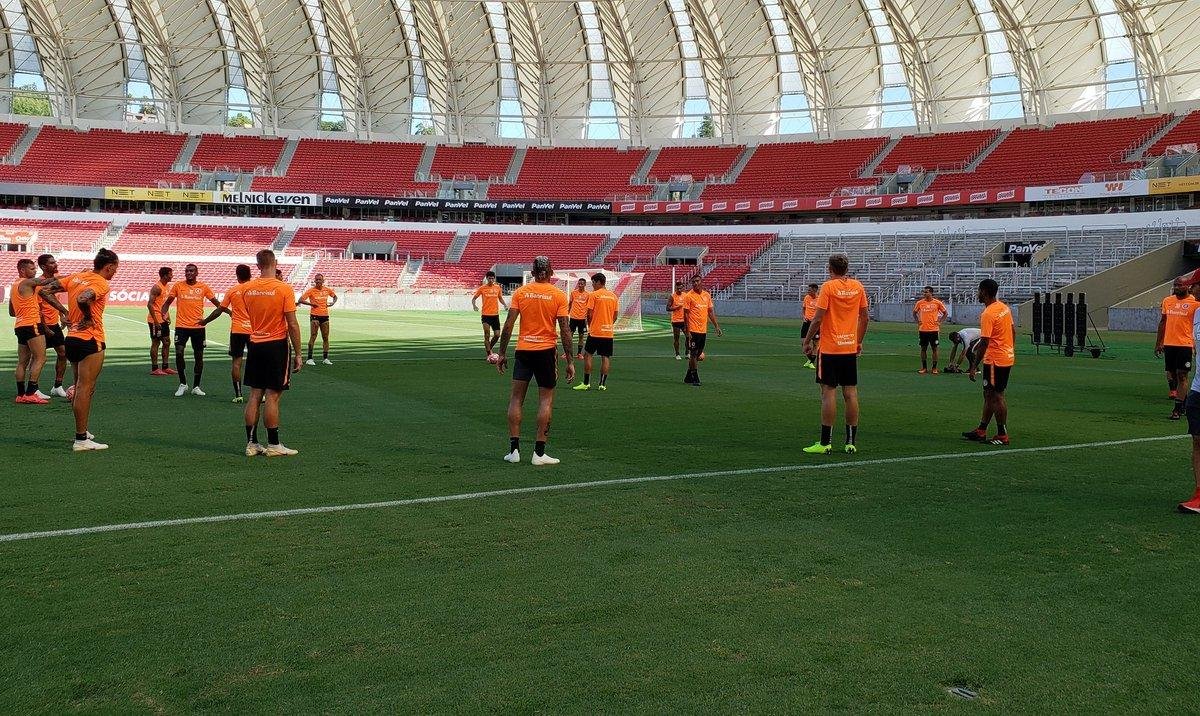 Inter treinou no Beira-Rio nesta segunda-feira