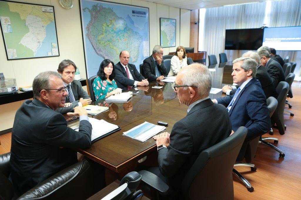 Ministro de Estado de Minas e Energia recebe o Presidente da Vale