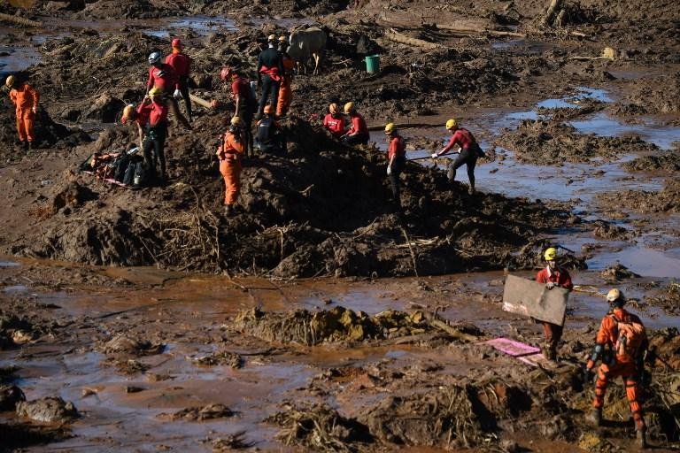 Defesa Civil confirma 60 mortos em Brumadinho 