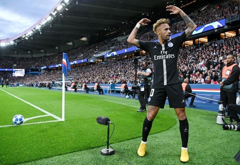 Neymar marcou tr&ecirc;s vezes contra o Estrela Vermelha