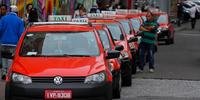 Nova categoria de táxis de Porto Alegre terá cor vermelho ibérico