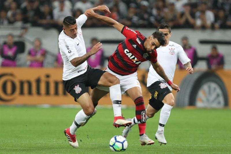 Corinthians e Flamengo reeditam semifinais da Copa do Brasil no Brasileir&atilde;o 