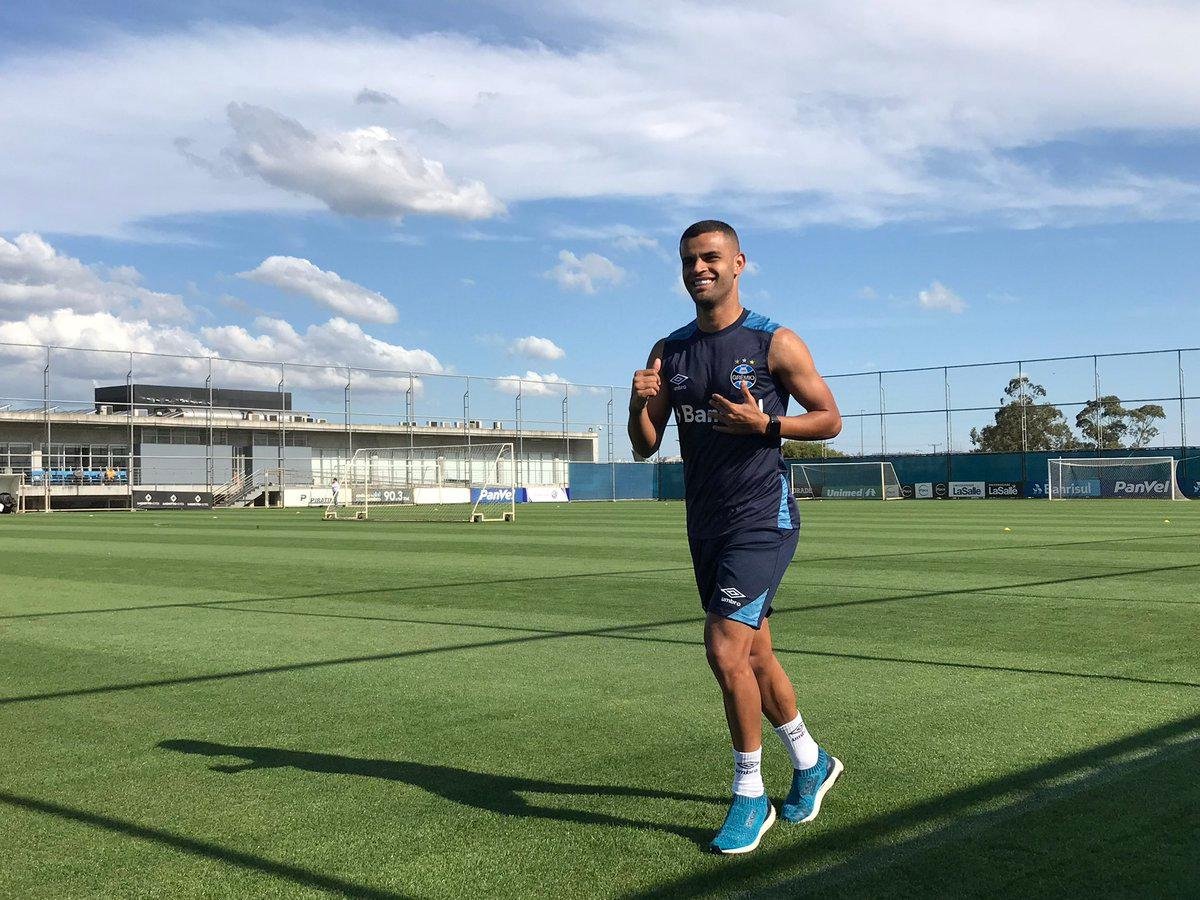 Alisson vive bom momento no Gr&ecirc;mio