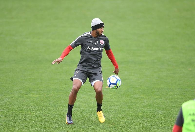 Patrick retorna ao time ap&oacute;s cumprir suspens&atilde;o 