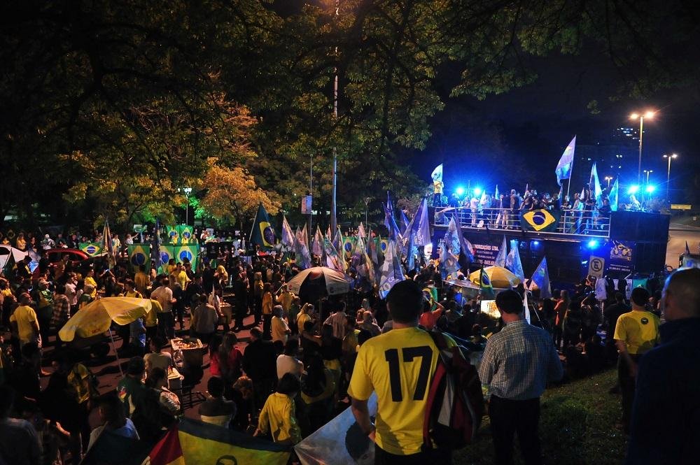 Centenas de pessoas se reuniram para um ato em apoio ao presidenci&aacute;vel Jair Bolsonaro