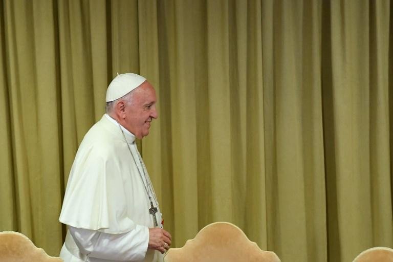 Papa ordena investiga&ccedil;&atilde;o nos arquivos do Vaticano sobre cardeal McCarrick