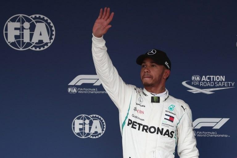 Hamilton passeia e crava mais uma pole no GP do Jap&atilde;o