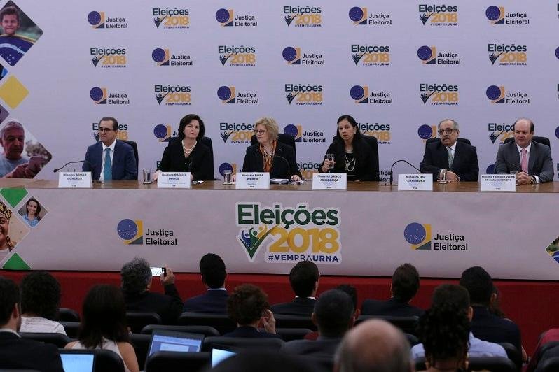 Ela concedeu coletiva de imprensa e assegurou que o sistema &eacute; confi&aacute;vel 