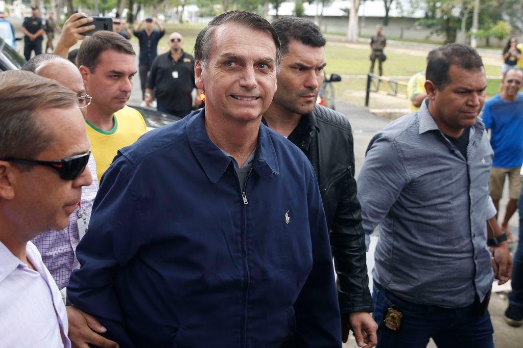 Bolsonaro defende Paulo Guedes e diz que foi ato falho dele falar em recria&ccedil;&atilde;o da CPMF