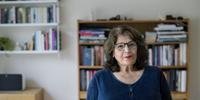 Jila Mossaed, de 70 anos, poetisa nascida em Teerã, foi um dos escolhidos