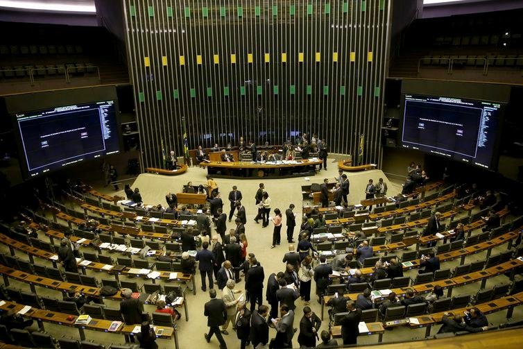 Dos 513 deputados federais eleitos e reeleitos, 71 s&atilde;o mulheres