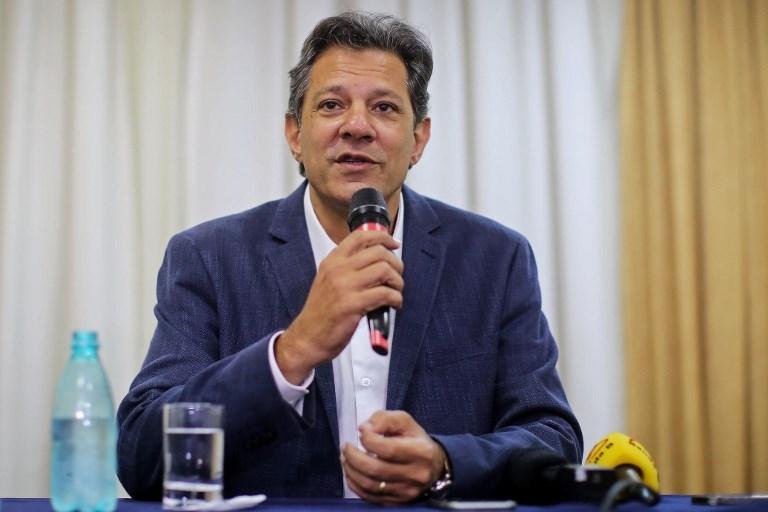 Haddad disse que s&oacute; vai oficializar a candidatura, caso Lula for mantido ineleg&iacute;vel