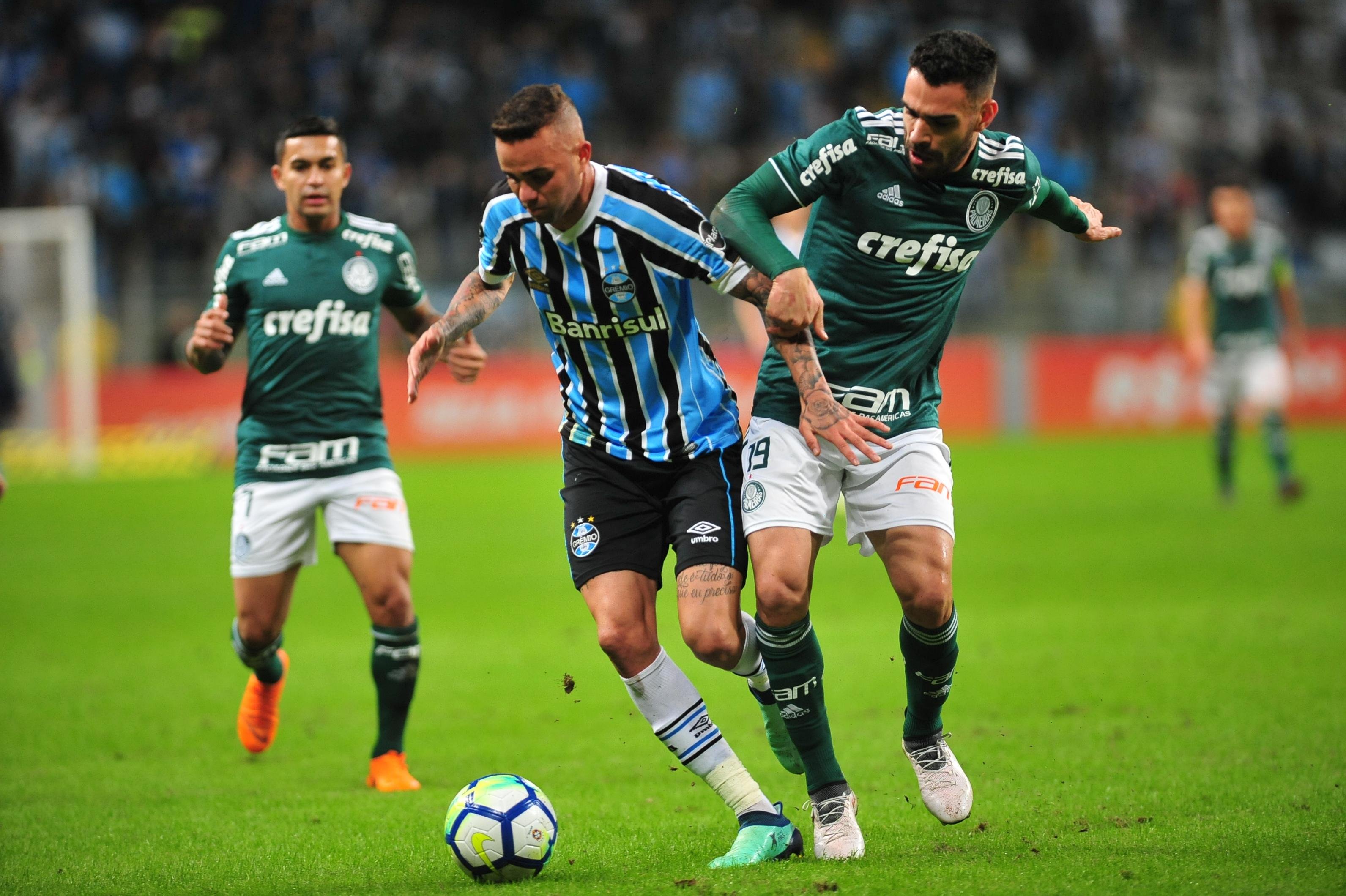 No primeiro turno, o Palmeiras venceu o Gr&ecirc;mio, por 2 a 0, na Arena