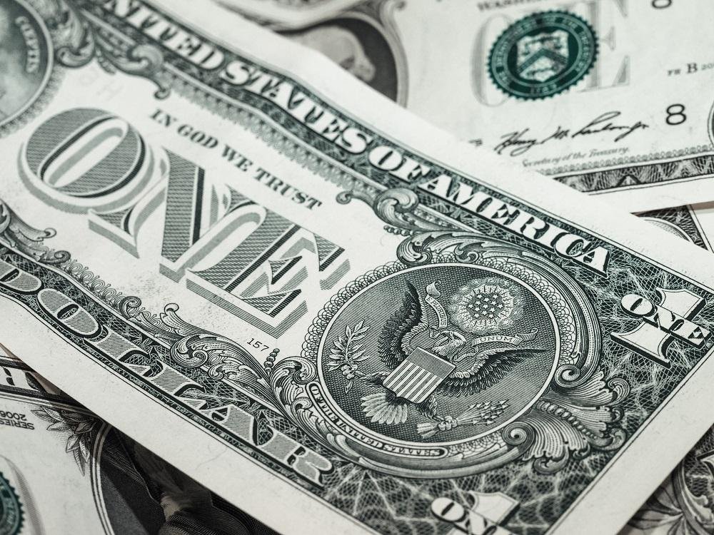 D&oacute;lar fecha semana cotado a R$ 3,77, em alta de 0,41%