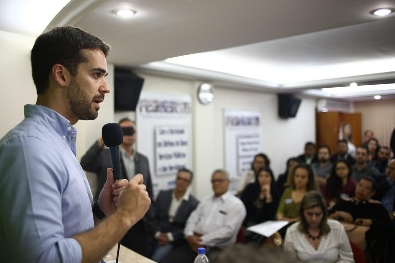 Candidato tucano salientou que veio de uma fam&iacute;lia de funcion&aacute;rios p&uacute;blicos