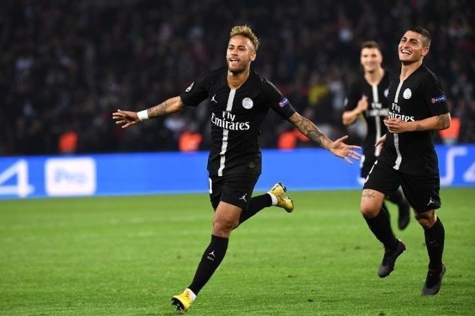 Neymar marcou tr&ecirc;s gols em goleada investigada pela Uefa